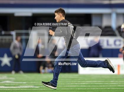 Thumbnail 1 in Oakwood @ Jayton (UIL 1A Division II Football Final) photogallery.