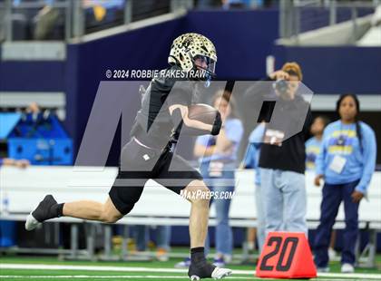 Thumbnail 1 in Oakwood @ Jayton (UIL 1A Division II Football Final) photogallery.
