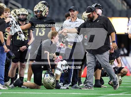 Thumbnail 2 in Oakwood @ Jayton (UIL 1A Division II Football Final) photogallery.