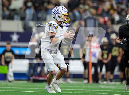 Thumbnail 2 in Oakwood @ Jayton (UIL 1A Division II Football Final) photogallery.