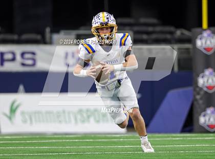 Thumbnail 3 in Oakwood @ Jayton (UIL 1A Division II Football Final) photogallery.