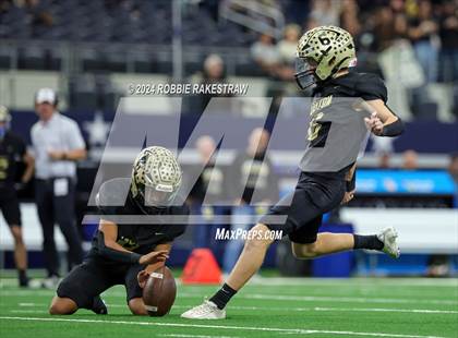 Thumbnail 1 in Oakwood @ Jayton (UIL 1A Division II Football Final) photogallery.