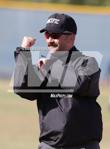 Thumbnail 1 in Madison vs. Santa Fe Christian (CIF SDS D1 Play-in) photogallery.