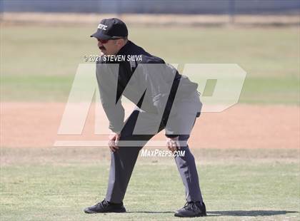 Thumbnail 3 in Madison vs. Santa Fe Christian (CIF SDS D1 Play-in) photogallery.