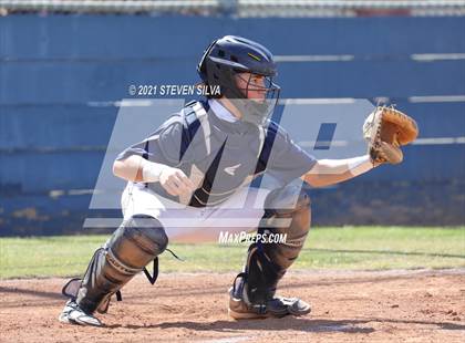 Thumbnail 3 in Madison vs. Santa Fe Christian (CIF SDS D1 Play-in) photogallery.