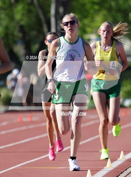 Thumbnail 2 in CHSAA Track and Field 2A Championships (Girls 3200m Run) photogallery.