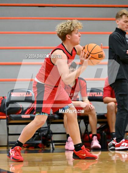 Thumbnail 1 in Bella Vista vs. River City (Tiger Classic) photogallery.