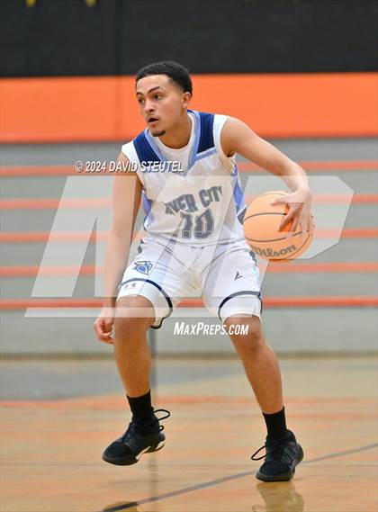 Thumbnail 1 in Bella Vista vs. River City (Tiger Classic) photogallery.