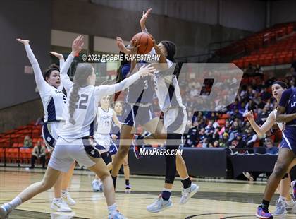 Thumbnail 1 in Little Elm vs. Keller (UIL 6A Regional Semifinal Playoff) photogallery.