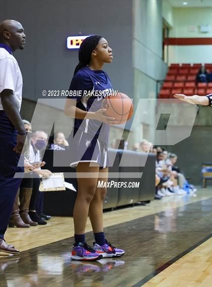 Thumbnail 2 in Little Elm vs. Keller (UIL 6A Regional Semifinal Playoff) photogallery.