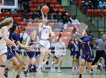 Thumbnail 1 in Little Elm vs. Keller (UIL 6A Regional Semifinal Playoff) photogallery.