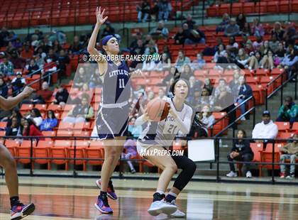 Thumbnail 1 in Little Elm vs. Keller (UIL 6A Regional Semifinal Playoff) photogallery.