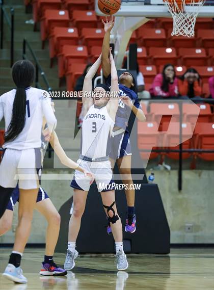 Thumbnail 2 in Little Elm vs. Keller (UIL 6A Regional Semifinal Playoff) photogallery.