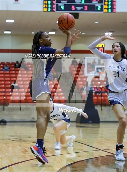 Thumbnail 1 in Little Elm vs. Keller (UIL 6A Regional Semifinal Playoff) photogallery.