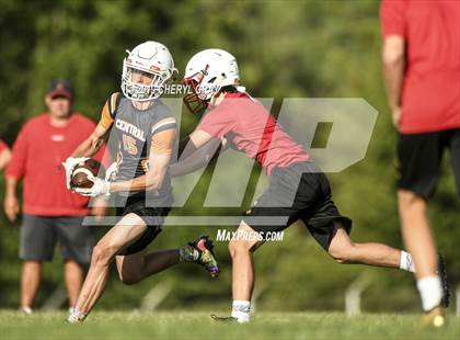 Thumbnail 1 in Sullivan Central vs. Daniel Boone (7-on-7)  photogallery.