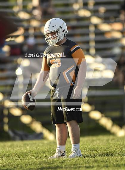 Thumbnail 2 in Sullivan Central vs. Daniel Boone (7-on-7)  photogallery.