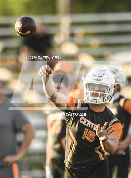 Thumbnail 3 in Sullivan Central vs. Daniel Boone (7-on-7)  photogallery.