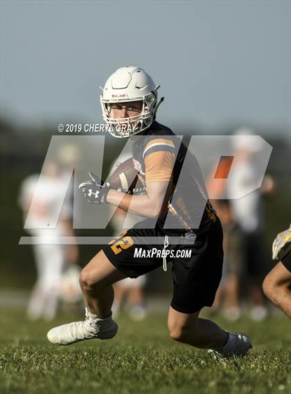 Thumbnail 3 in Sullivan Central vs. Daniel Boone (7-on-7)  photogallery.