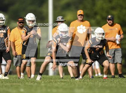 Thumbnail 2 in Sullivan Central vs. Daniel Boone (7-on-7)  photogallery.