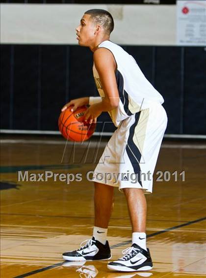 Thumbnail 2 in Pasadena Memorial vs La Porte (McDonald's Texas Invitational) photogallery.