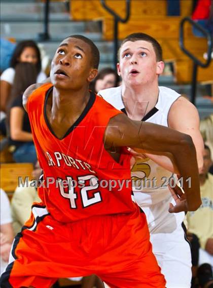Thumbnail 1 in Pasadena Memorial vs La Porte (McDonald's Texas Invitational) photogallery.