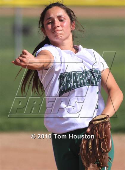 Thumbnail 3 in West Covina vs Bonita photogallery.
