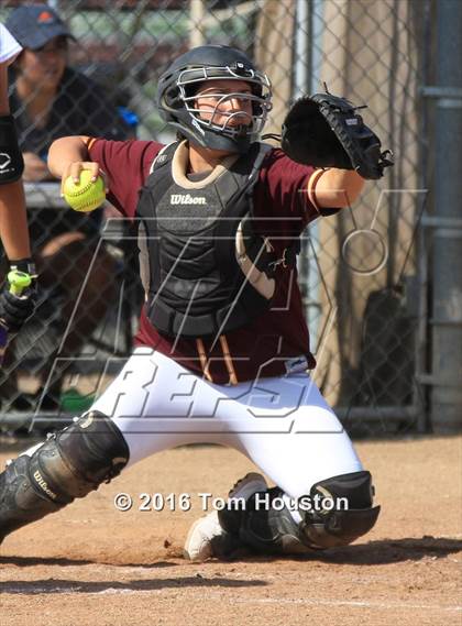 Thumbnail 3 in West Covina vs Bonita photogallery.