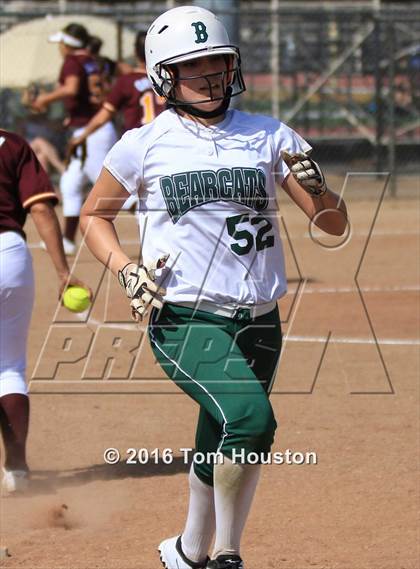 Thumbnail 2 in West Covina vs Bonita photogallery.