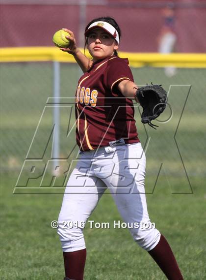 Thumbnail 2 in West Covina vs Bonita photogallery.