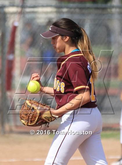 Thumbnail 3 in West Covina vs Bonita photogallery.
