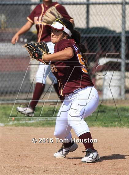 Thumbnail 3 in West Covina vs Bonita photogallery.