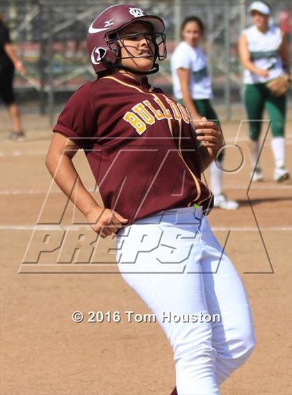 Thumbnail 3 in West Covina vs Bonita photogallery.