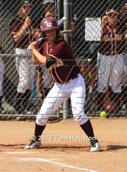 Thumbnail 3 in West Covina vs Bonita photogallery.