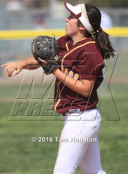 Thumbnail 2 in West Covina vs Bonita photogallery.