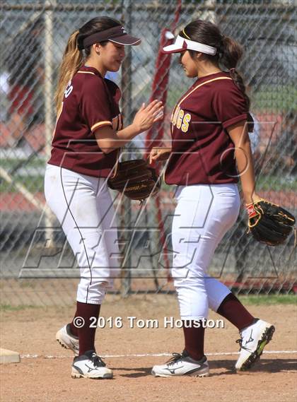 Thumbnail 3 in West Covina vs Bonita photogallery.