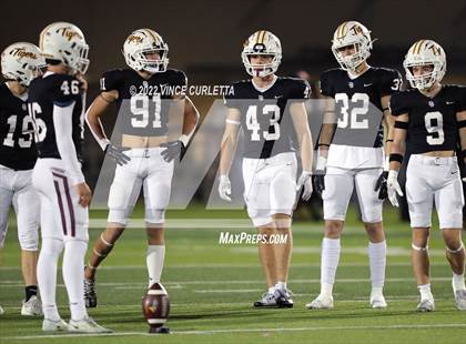 Thumbnail 3 in Del Valle @ Dripping Springs photogallery.