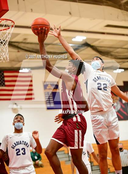 Thumbnail 3 in New Hyde Park Memorial vs Glen Cove (Wheatley Tournament) photogallery.