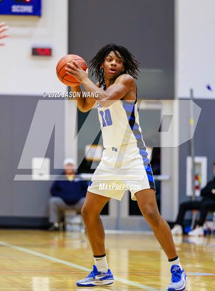 Thumbnail 2 in Shorewood vs. Federal Way (WIAA 3A Opening Round) photogallery.