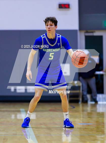 Thumbnail 1 in Shorewood vs. Federal Way (WIAA 3A Opening Round) photogallery.