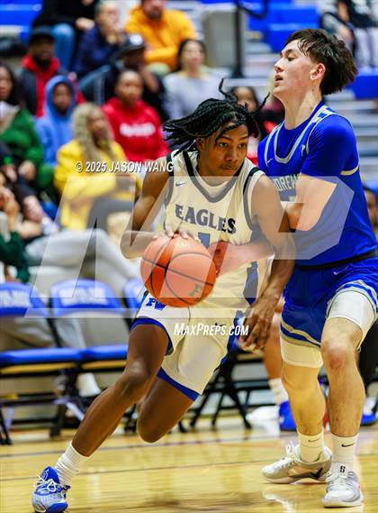 Thumbnail 1 in Shorewood vs. Federal Way (WIAA 3A Opening Round) photogallery.
