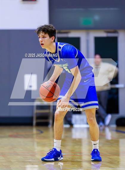 Thumbnail 2 in Shorewood vs. Federal Way (WIAA 3A Opening Round) photogallery.