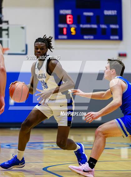 Thumbnail 2 in Shorewood vs. Federal Way (WIAA 3A Opening Round) photogallery.