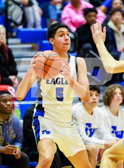 Thumbnail 2 in Shorewood vs. Federal Way (WIAA 3A Opening Round) photogallery.