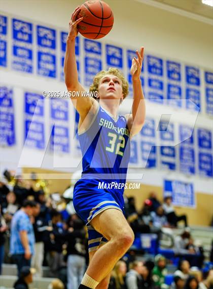 Thumbnail 3 in Shorewood vs. Federal Way (WIAA 3A Opening Round) photogallery.