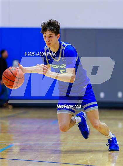 Thumbnail 3 in Shorewood vs. Federal Way (WIAA 3A Opening Round) photogallery.