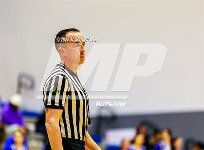 Thumbnail 3 in Shorewood vs. Federal Way (WIAA 3A Opening Round) photogallery.
