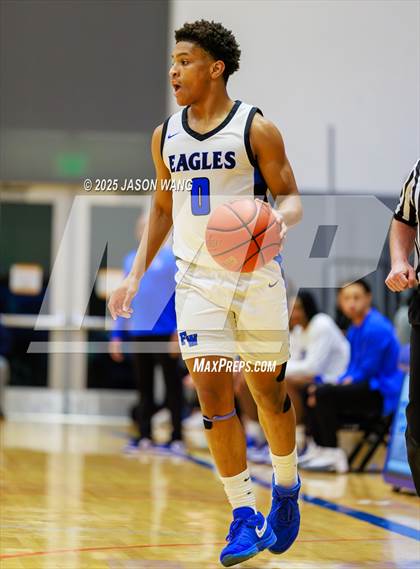 Thumbnail 1 in Shorewood vs. Federal Way (WIAA 3A Opening Round) photogallery.