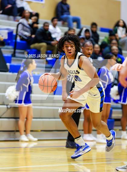 Thumbnail 3 in Shorewood vs. Federal Way (WIAA 3A Opening Round) photogallery.
