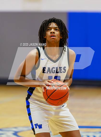 Thumbnail 2 in Shorewood vs. Federal Way (WIAA 3A Opening Round) photogallery.