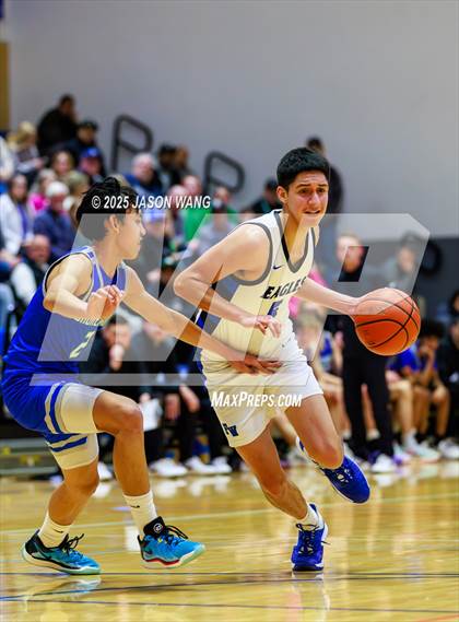 Thumbnail 1 in Shorewood vs. Federal Way (WIAA 3A Opening Round) photogallery.